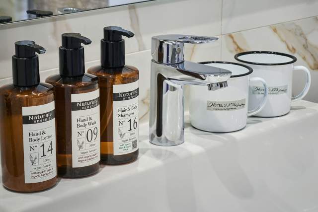produits de salle de bain hôtel suisse au centre de Strasbourg près de la cathédrale notre dame